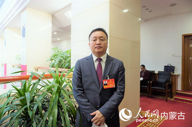 自治區人大代表、蒙牛集團副總裁吳喜春。人民網 劉藝琳攝